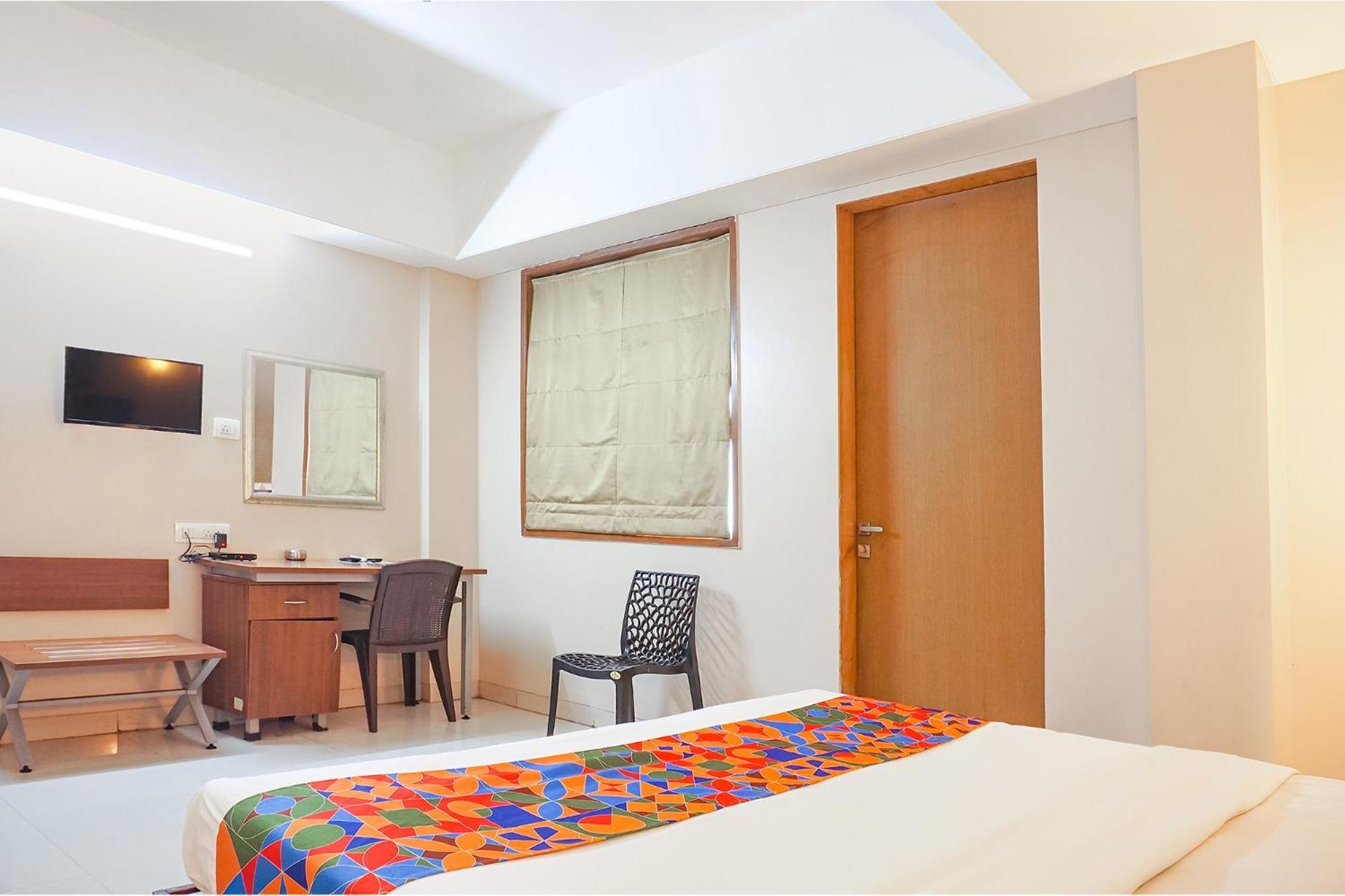 Fabhotel Classic Executive Phursungi Екстер'єр фото