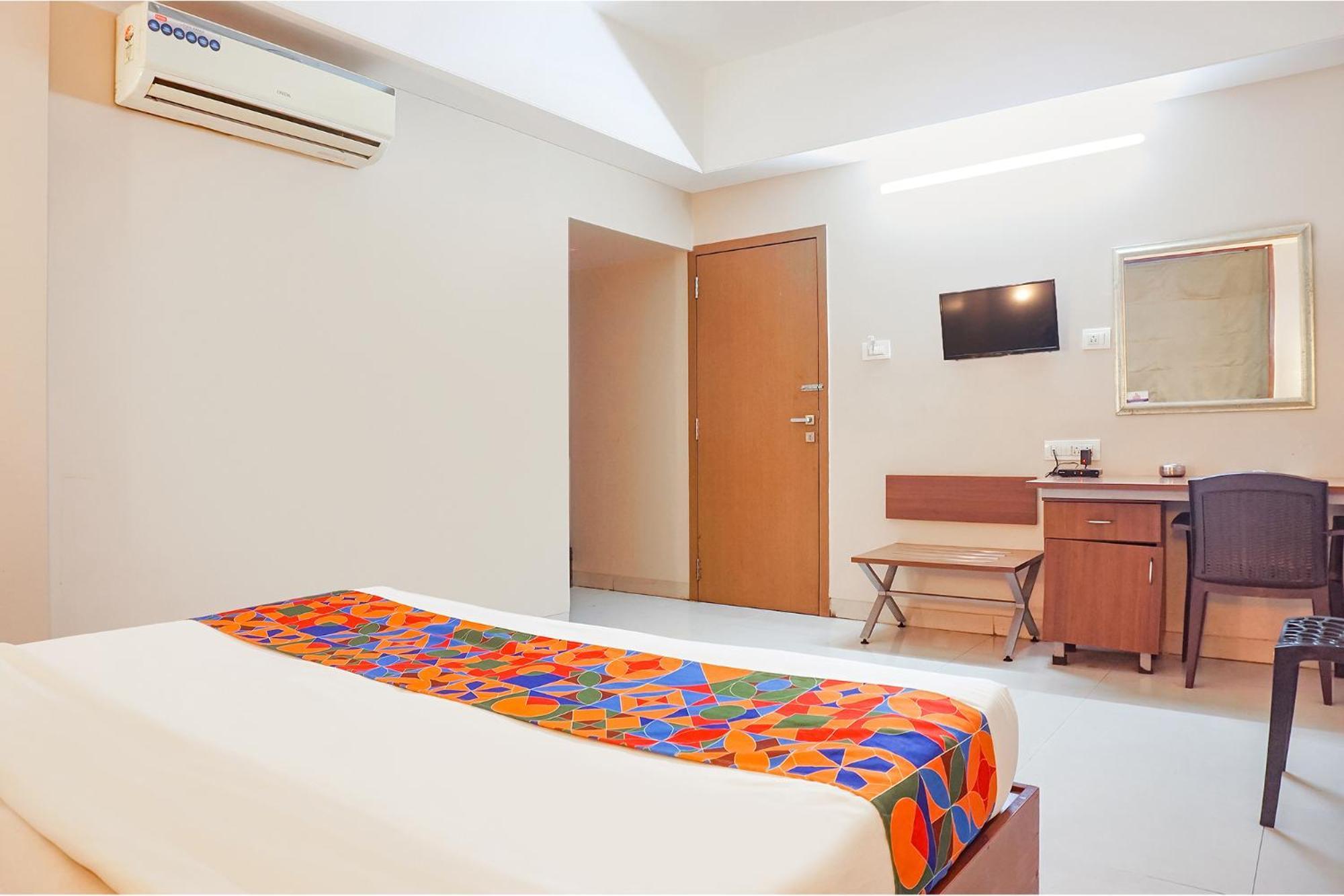 Fabhotel Classic Executive Phursungi Екстер'єр фото